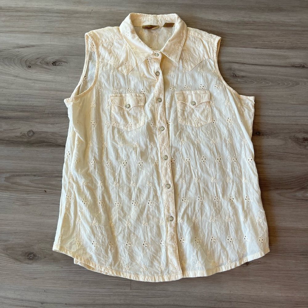 Wrangler L Yellow Floral Eyelet Sleeveless Button Up